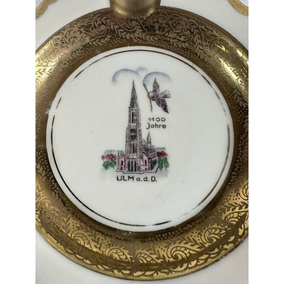 VINTAGE RARE- ASHTRAY - 3 3/4" ROUND - GOLD TRIM - Picture 2 of 6